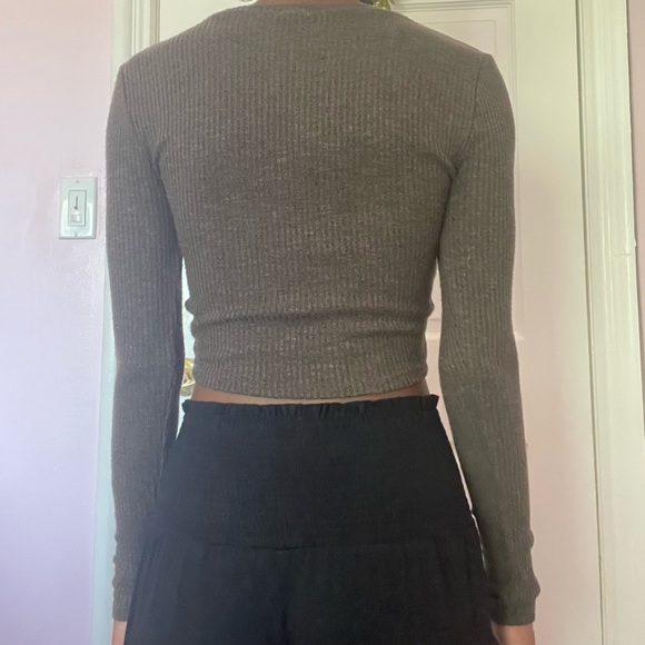 Gray-green Garage long sleeve cut out tee - Picture 6 of 6